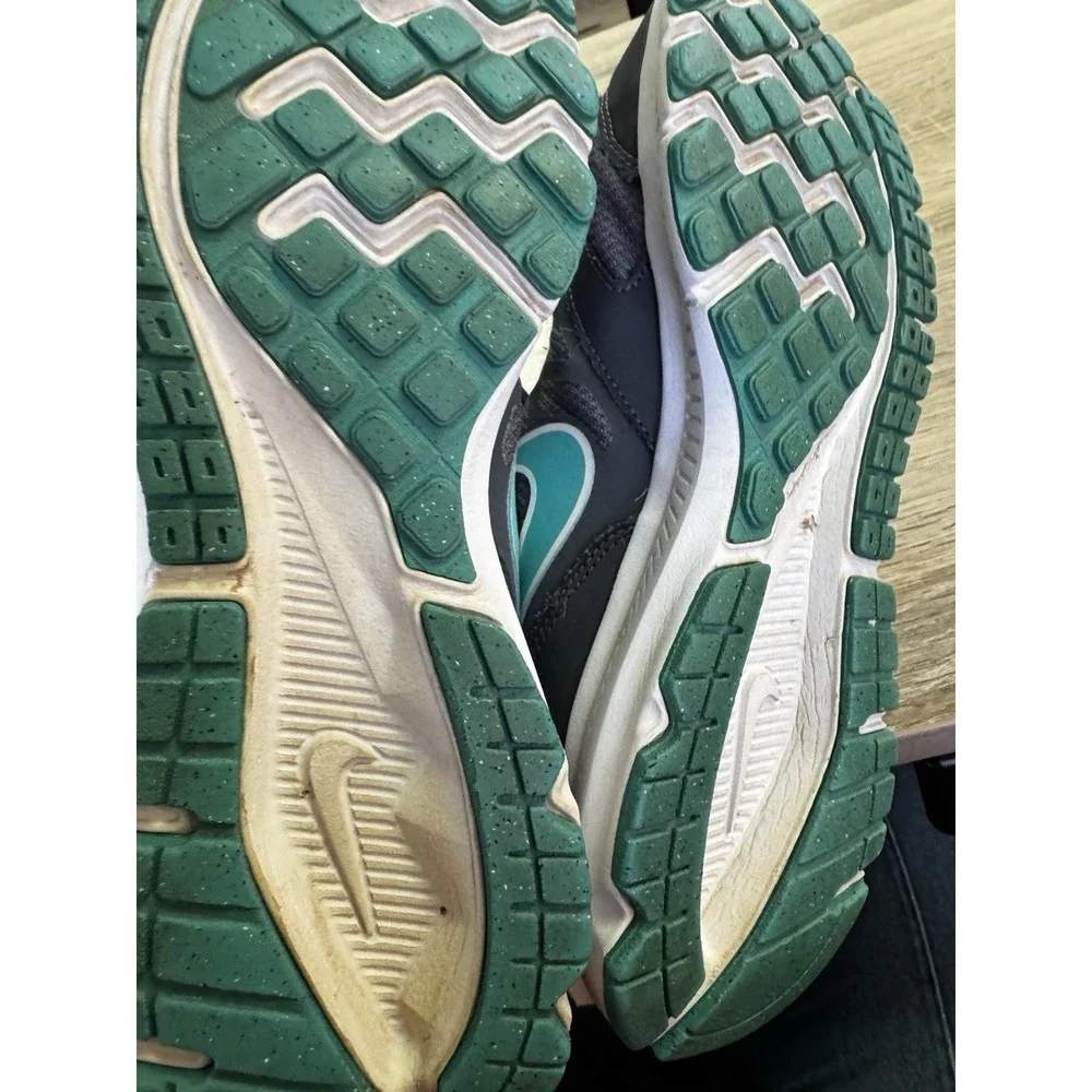 Nike Womens Downshifters Gray and Teal Size 10 Good Condition SB22